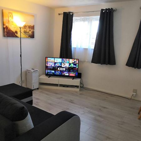 Delight Apartment, Close To Excel, London City Airport & O2! מראה חיצוני תמונה